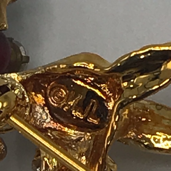 Kenneth Jay Lane Reindeer Pin - Picture 5 of 7